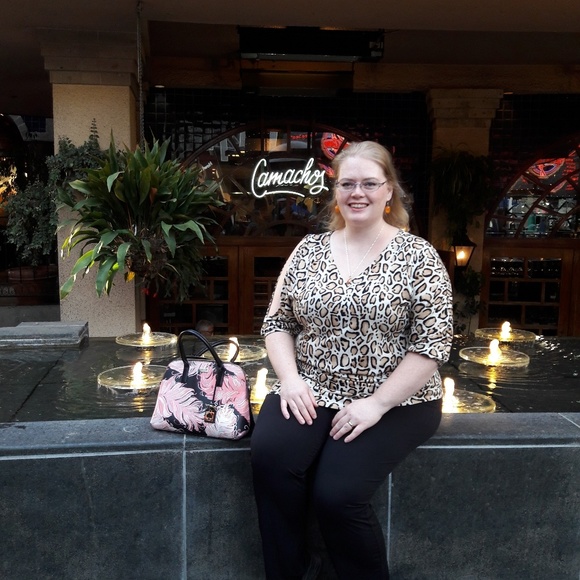 Meet your Posh Ambassador, Jessica - Picture 4 of 7